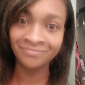 Meet your Posher, Desiree